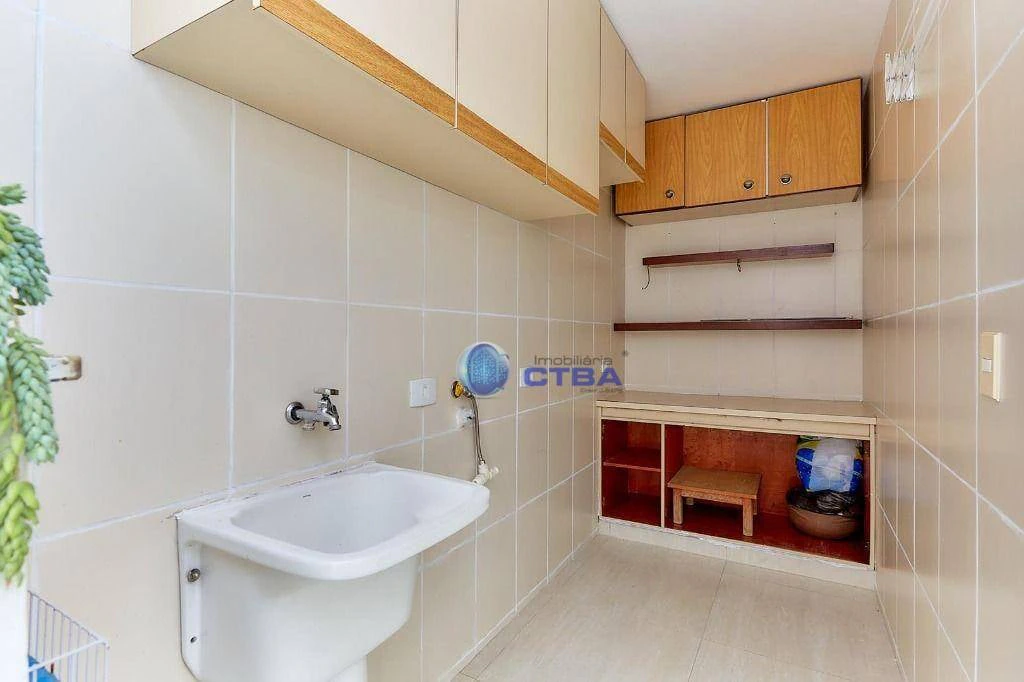 House, 164 m², with wood or laminate floors — photo 4