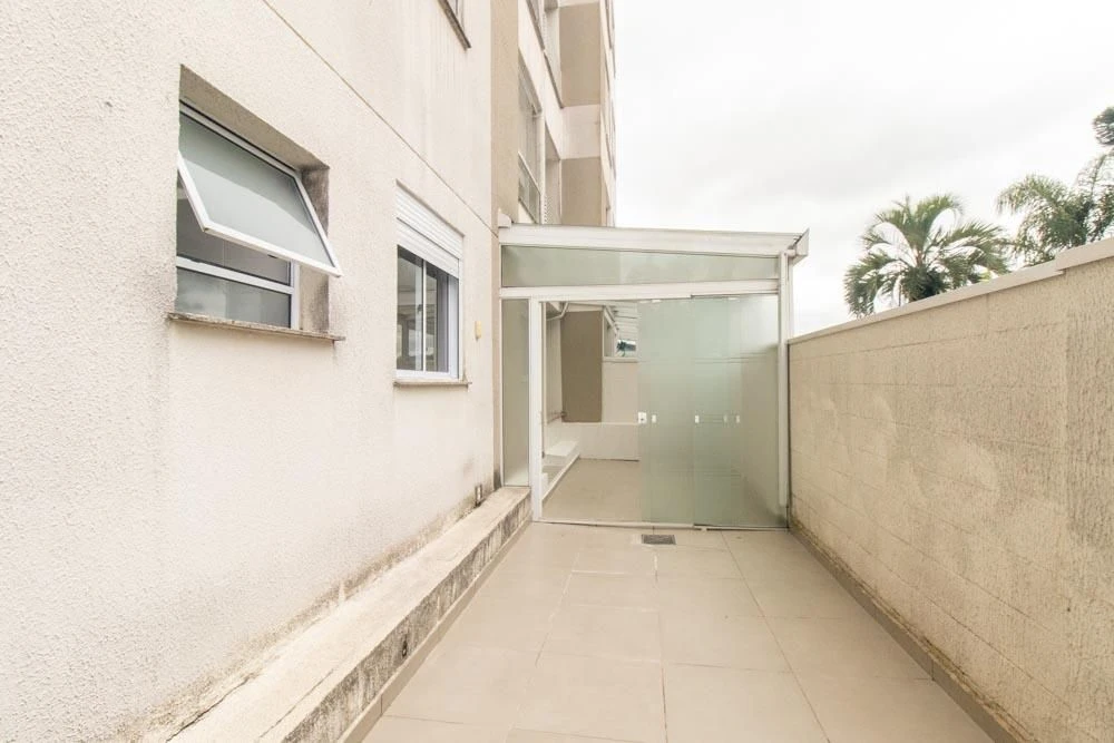 2-bedroom apartment with a private pool — photo 2