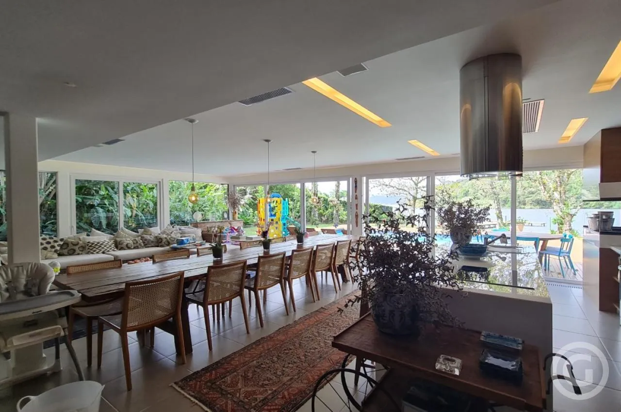 Casa com 550 m² e 4 quartos com cozinha integrada — photo 17