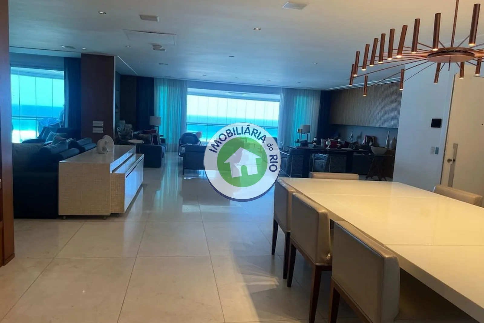 Apartamento mobiliado com 3 dormitórios e 5 banheiros — photo 8