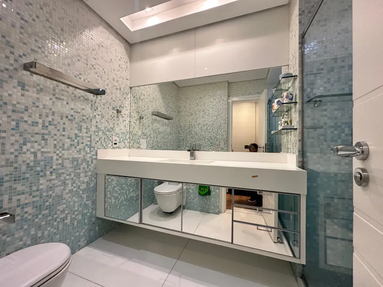 Furnished 4-bedroom apartment with 800 m² and 5 baths — photo 15