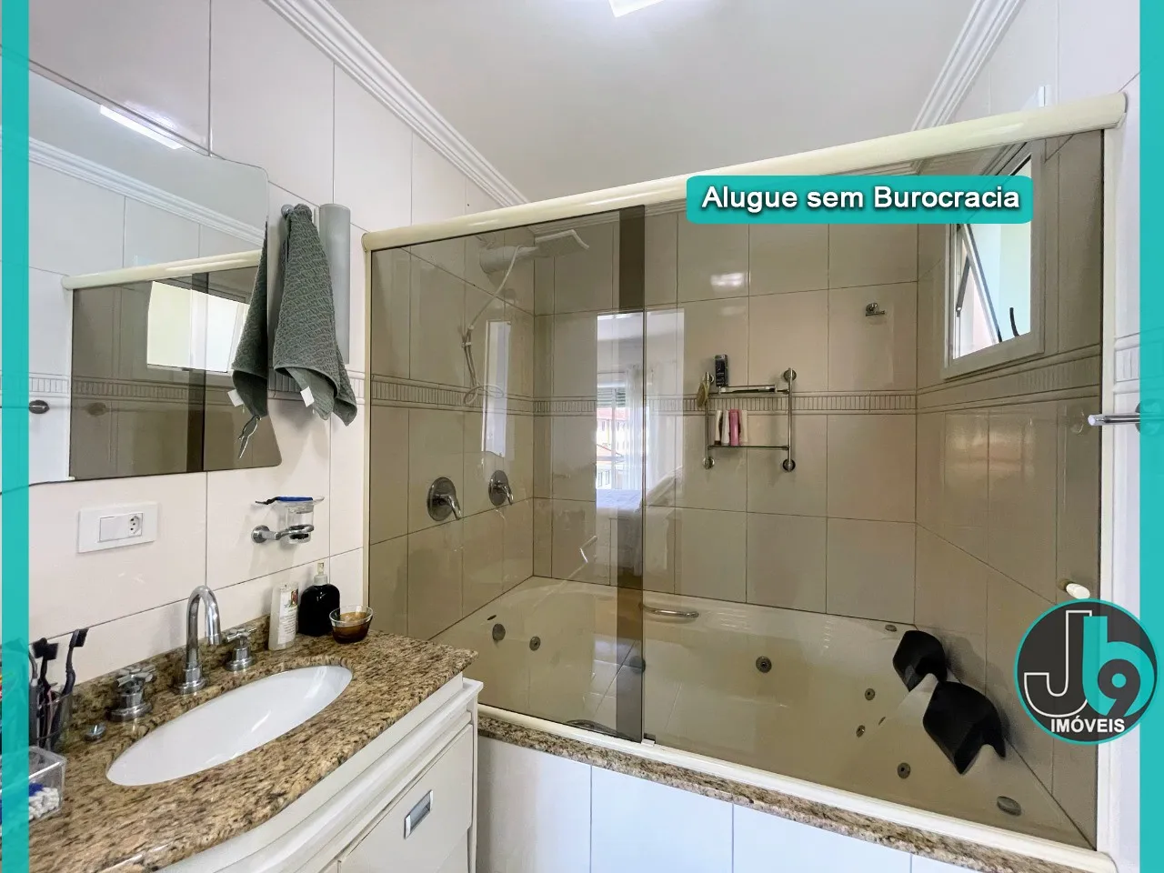 360 m² townhouse with 3 en-suite bedrooms and parking — photo 26