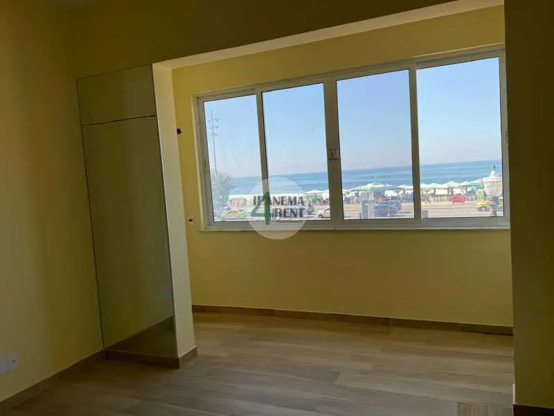 Apartment with 3 bedrooms and enclosed balcony — photo 7