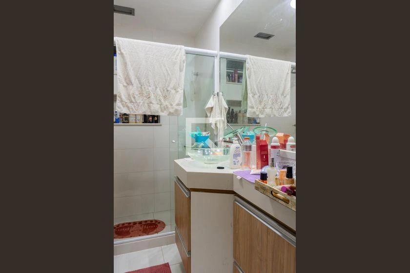 Furnished apartment with 4 bedrooms and 200 m² — photo 24