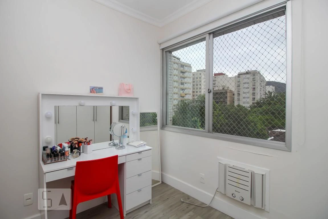 3-bedroom apartment with a glass-enclosed balcony — photo 65