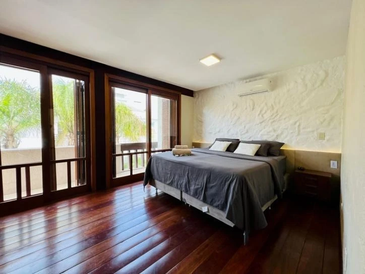Ванна та 9 спалень: будинок 320 м² — photo 4