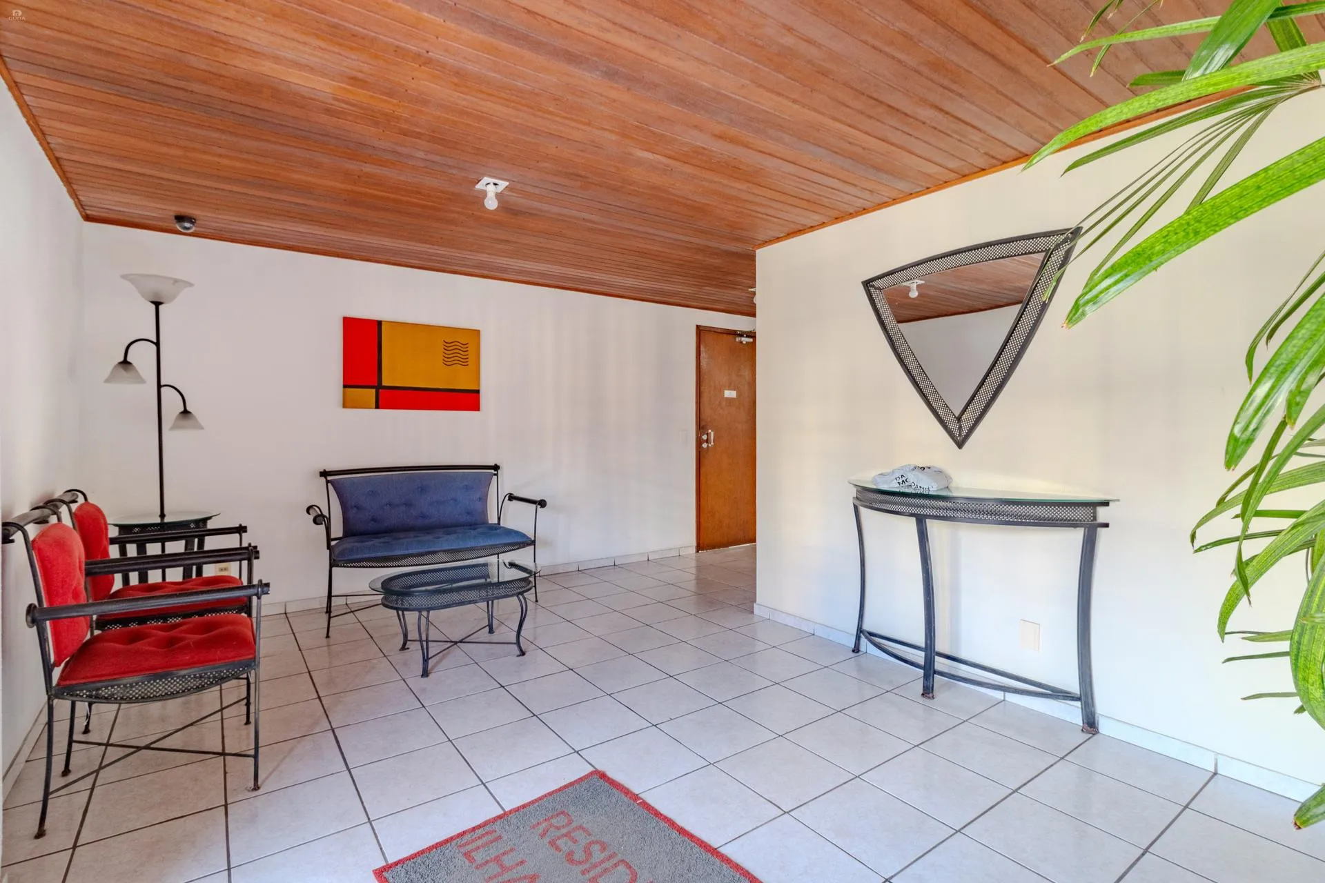 Balcony with a grill in a 2-bedroom apartment, 60 m² — photo 28