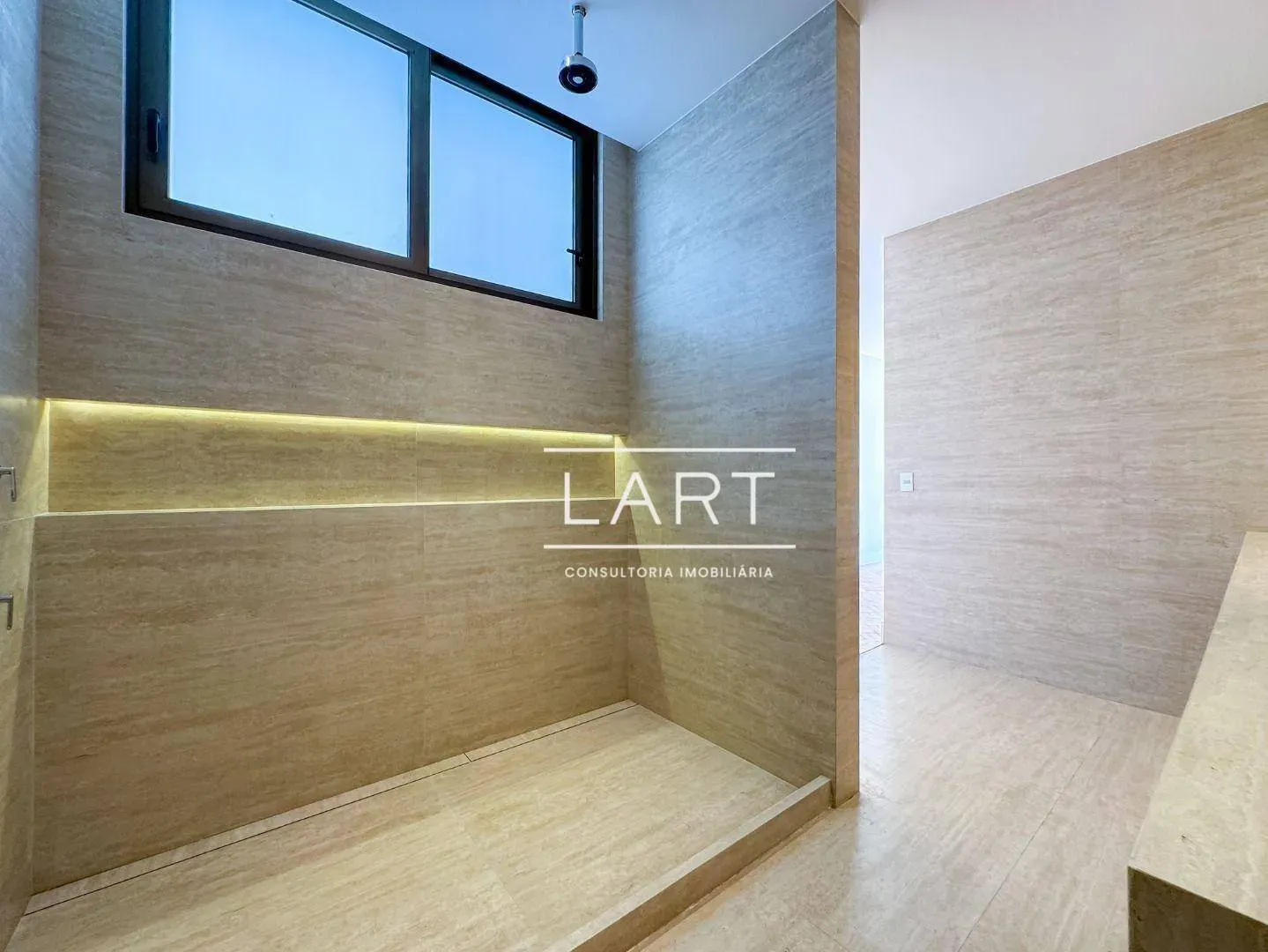 Apartamento com 4 dormitórios e varanda de vidro — photo 28