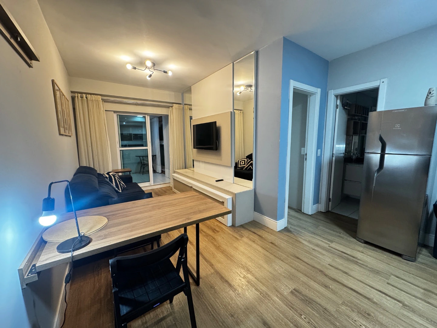 Furnished apartment, 43 m², with a glass-enclosed balcony — photo 5