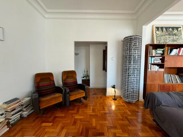 Home office in a 3-bedroom apartment, 180 m²