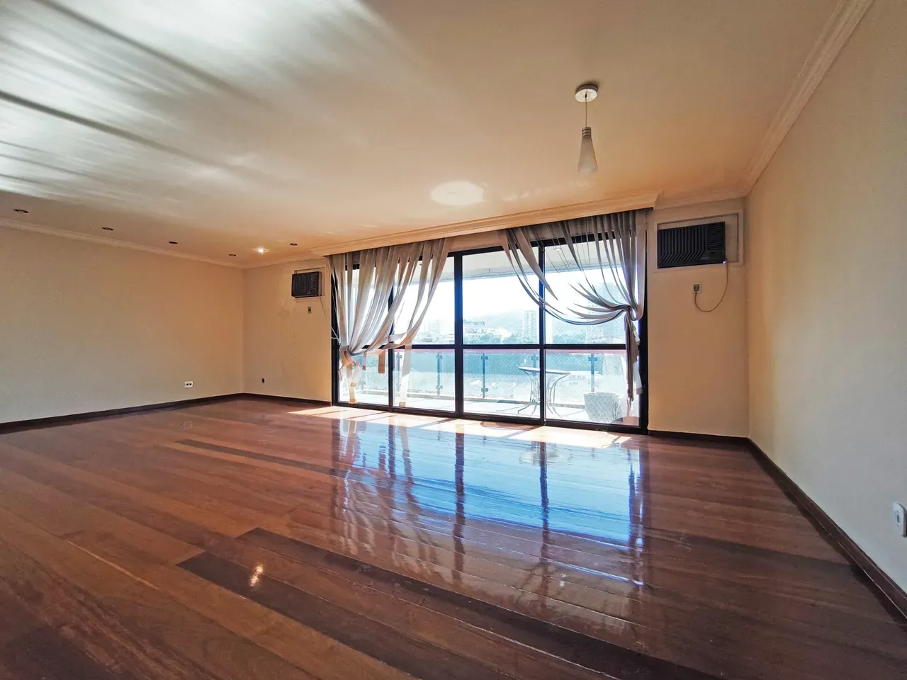 4-bedroom apartment with a home office in Rio de Janeiro — photo 6