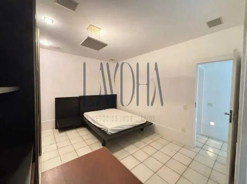 Furnished apartment with a separate kitchen and 4 bedrooms — photo 10