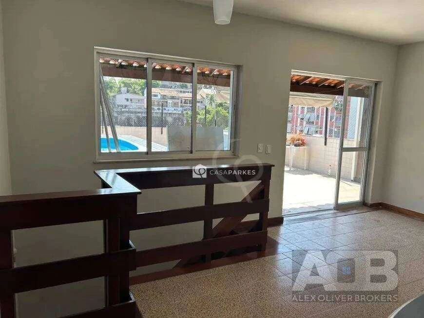 Furnished 3-bedroom apartment with a gas stove kitchen