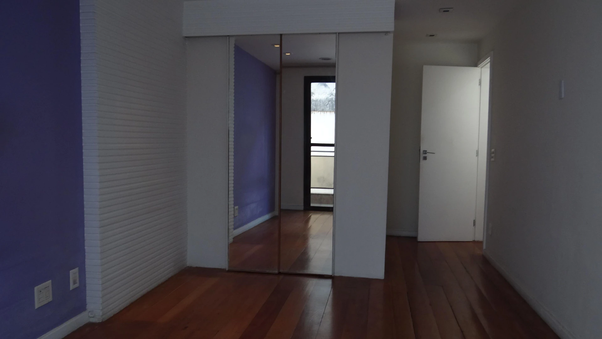 Apartamento sin amueblar con 3 dormitorios y balcón — photo 55
