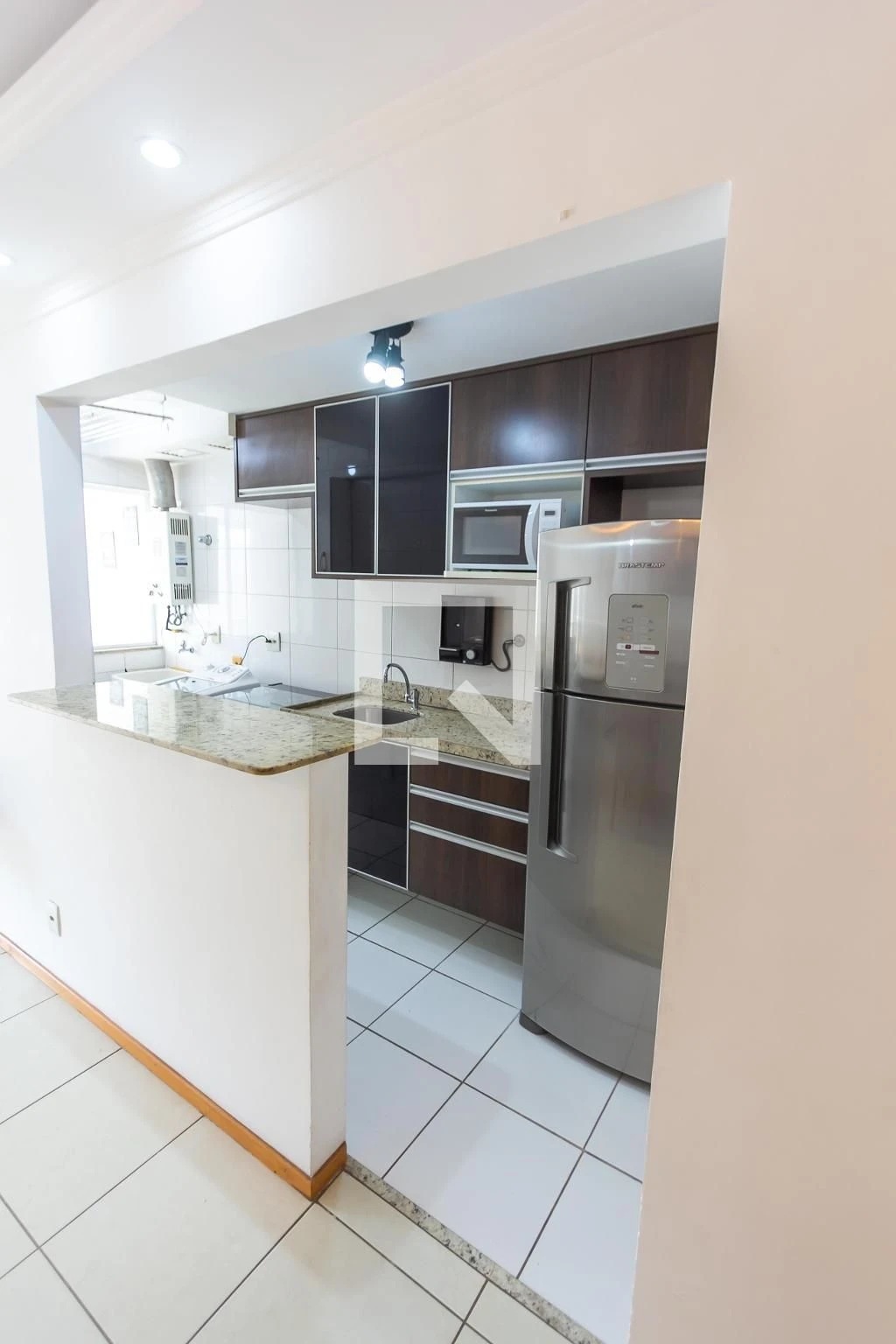 Balcony with a grill in a 2-bedroom apartment, 68 m²