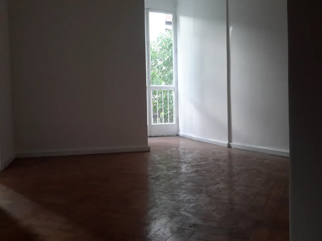 Дерев'яна підлога або ламінат та 1 спальня: квартира 38 м² — photo 14