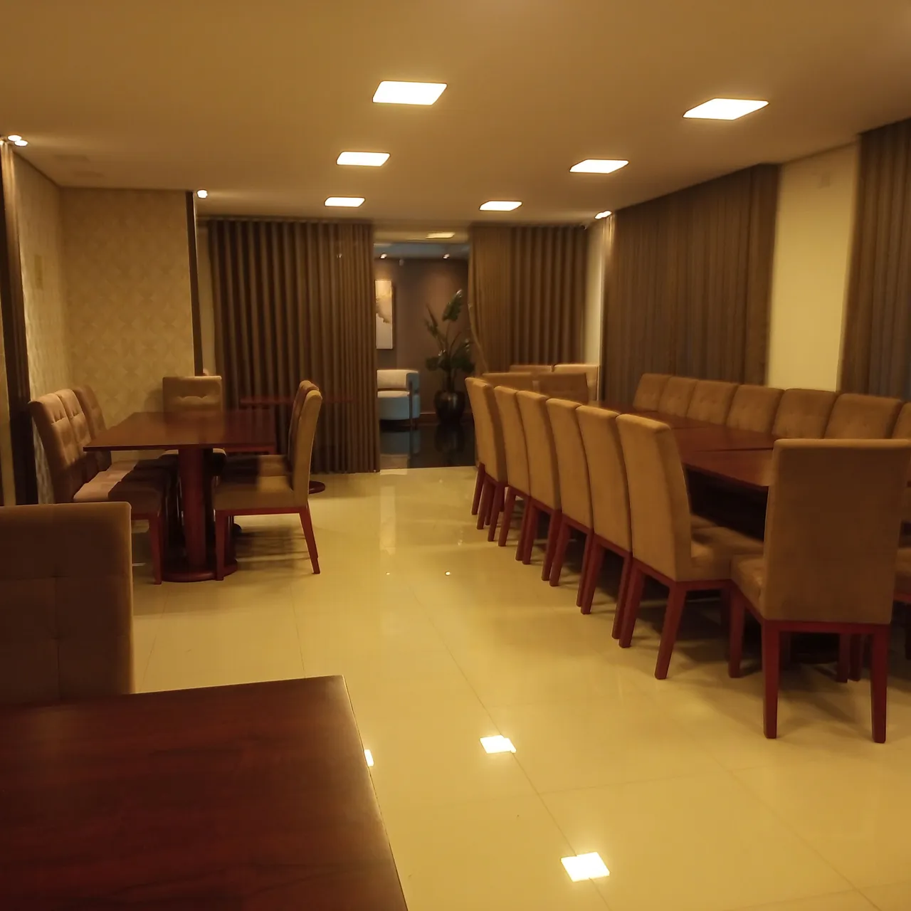 3-bedroom apartment in a building with a gym — photo 13