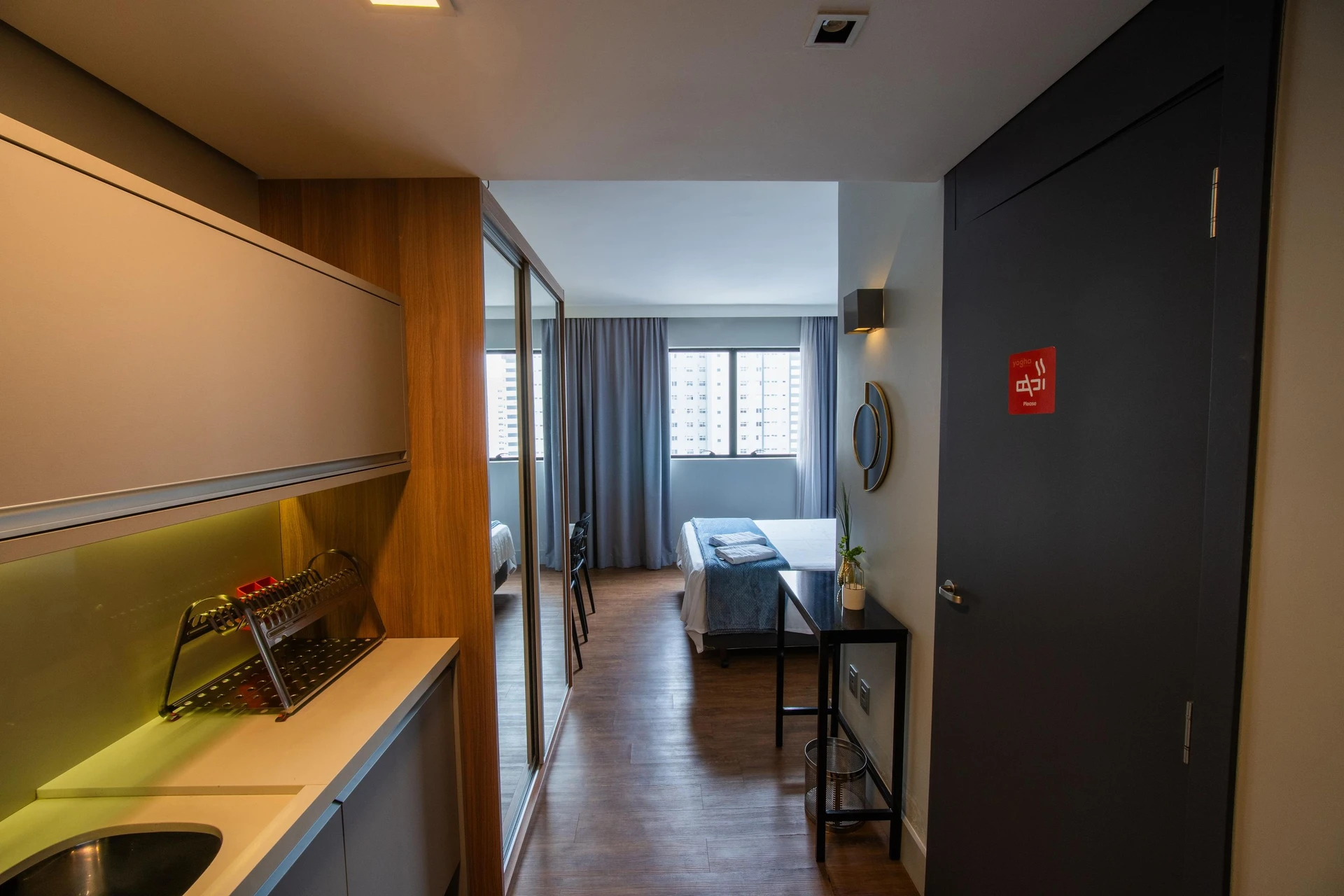 Furnished studio with 1 bedroom and 1 bathroom — photo 13