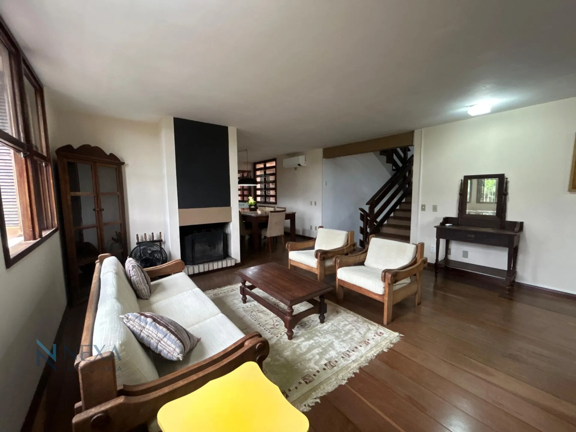 House with 5 bedrooms and 499 m², 2 en-suites — photo 3