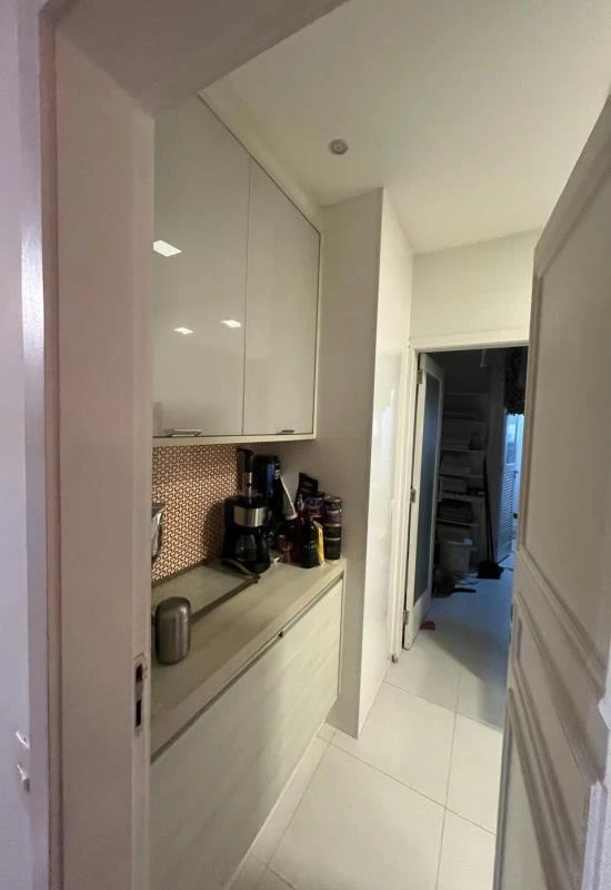 Furnished 140 m² apartment with 3 bedrooms and suite — photo 11