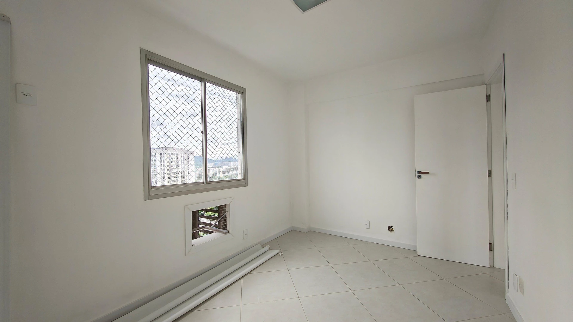 Mountain view in a 2-bedroom apartment, 55 m² — photo 16