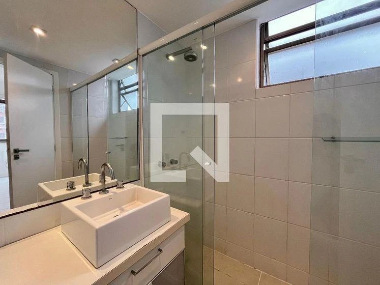 Гардеробная и 2 спальни: квартира 90 м² — photo 25
