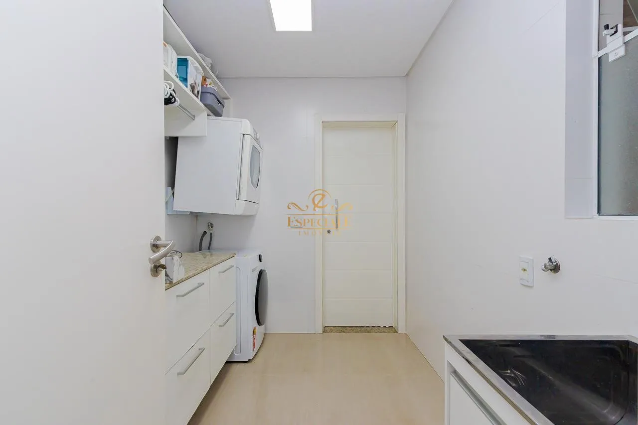 Furnished house with 4 bedrooms and 5 bathrooms in a condo — photo 32