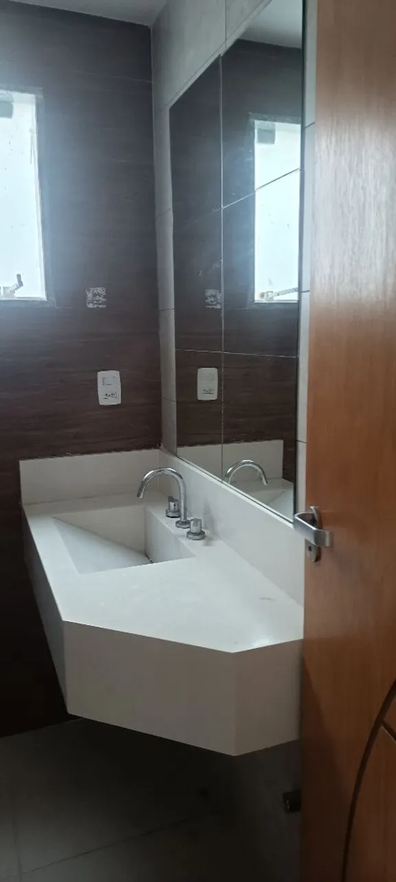 Будинок з 5 спальнями, 5 ванними та 2 місцями паркування — photo 5