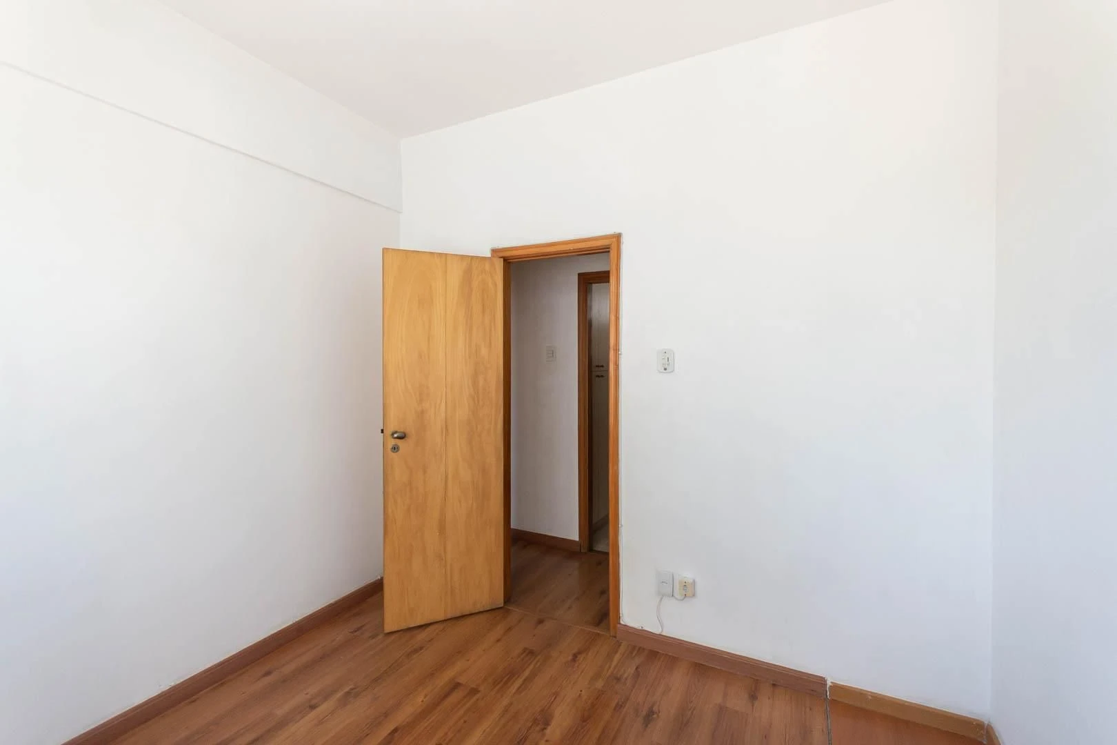 2-bedroom apartment with 1 bathroom, no parking space — photo 17