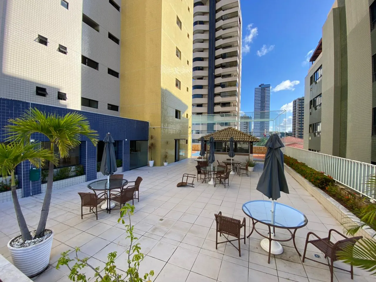 93 m² apartment with 2 bedrooms and a balcony — photo 17