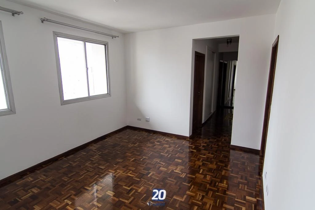 3-bedroom apartment with a separate kitchen and 1 parking