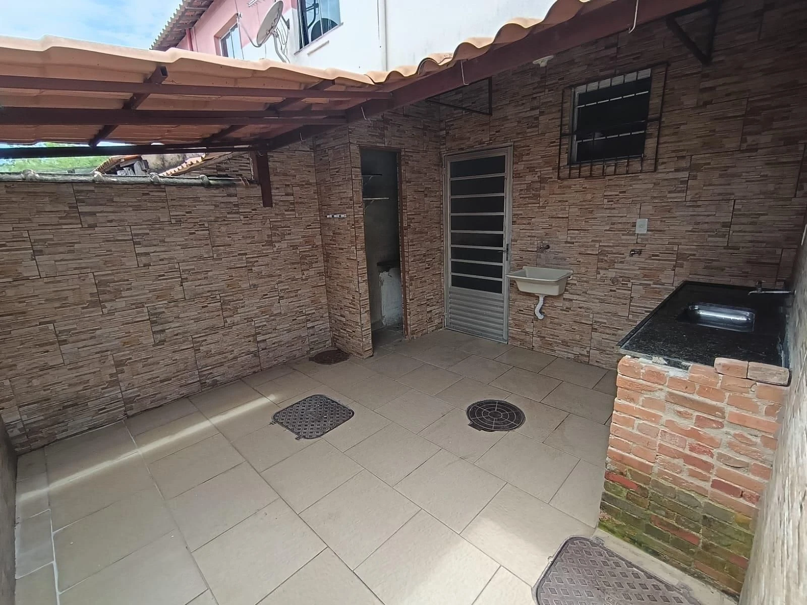 House, 50 m², with a grill on the balcony — photo 13