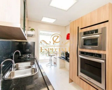 Apartment with 3 en-suite bedrooms and glass balcony — photo 14