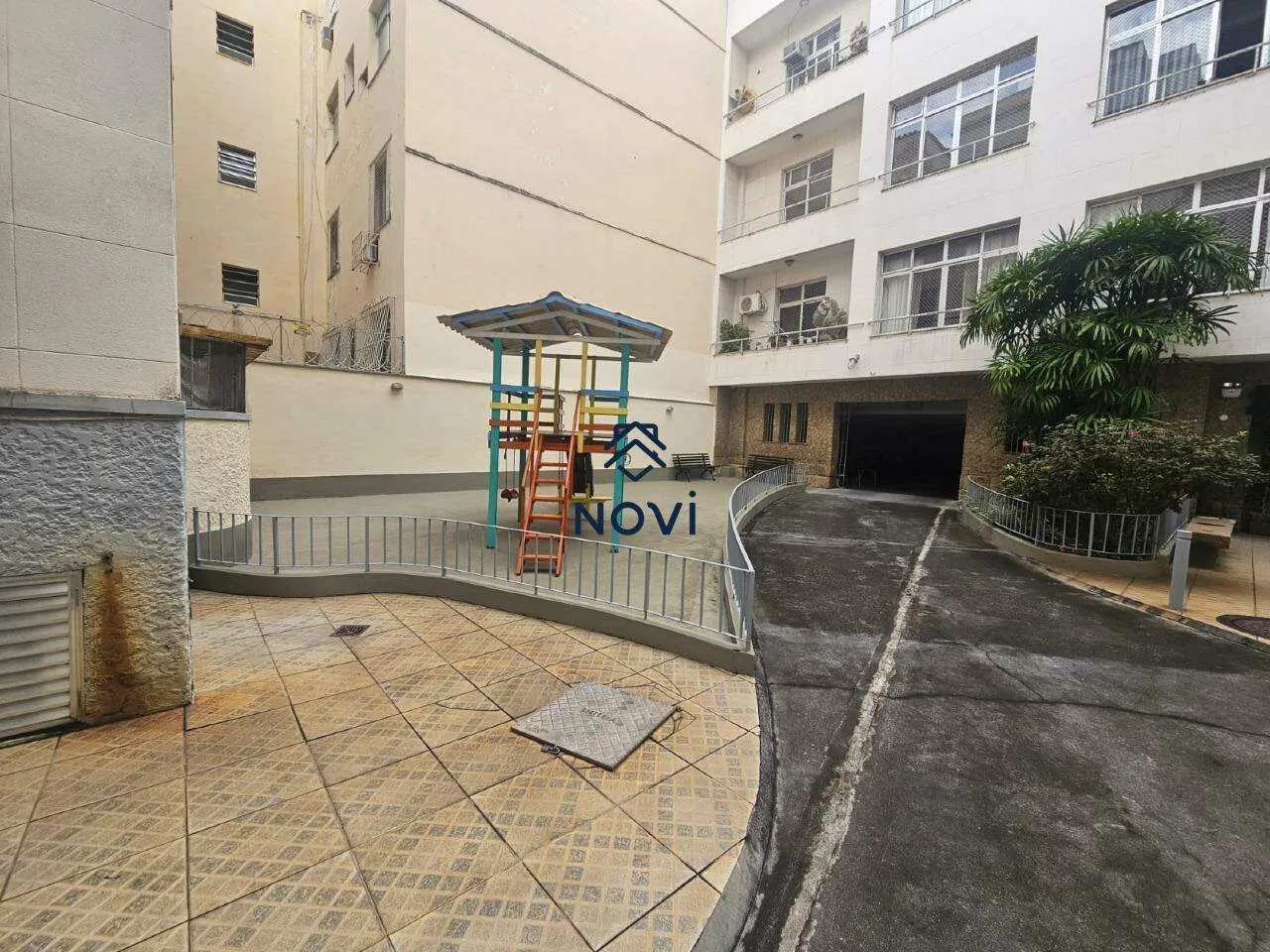 1-bedroom apartment with balcony and 48 m² — photo 28