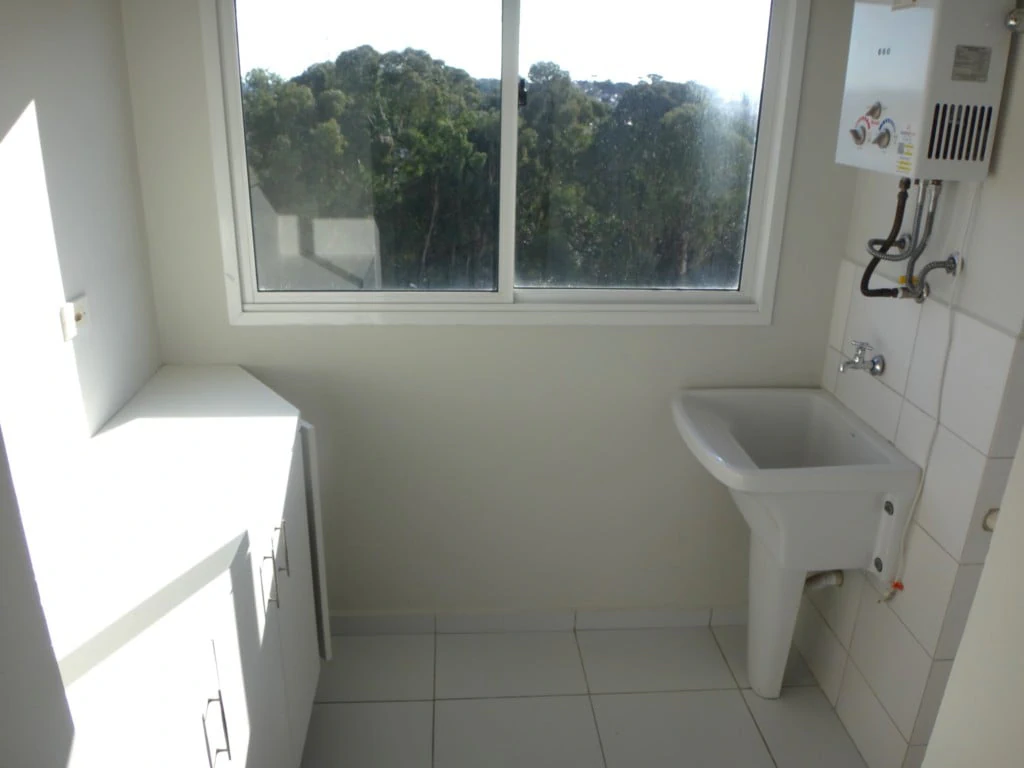 2-bedroom apartment with wood or laminate floors in Curitiba — photo 22