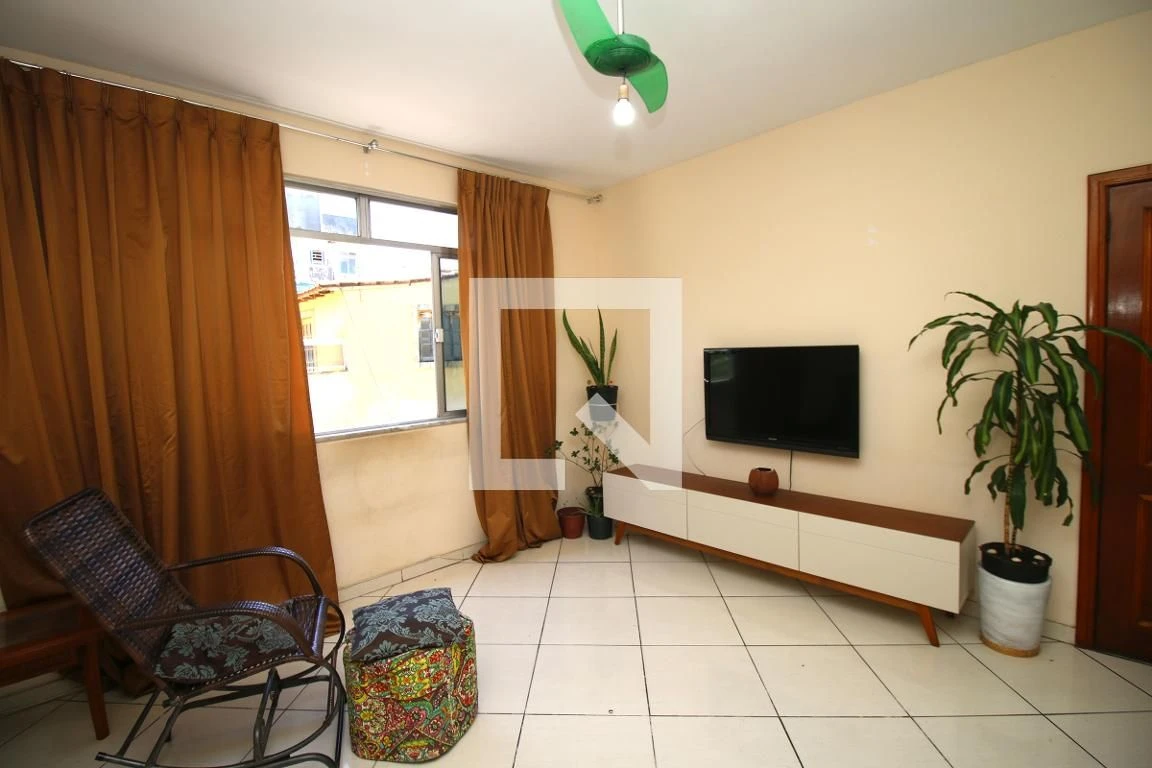 2-bedroom apartment with a home office