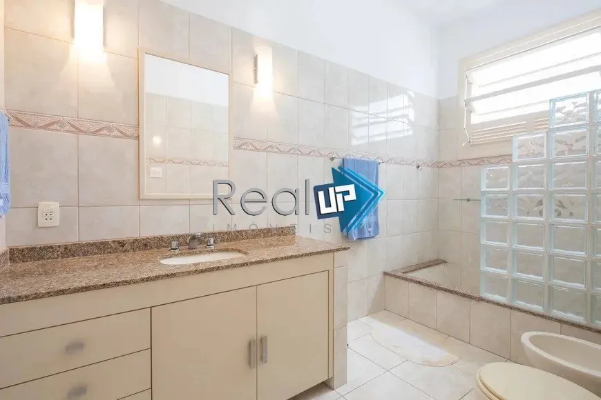 Penthouse with a glassed-in balcony and 4 bedrooms — photo 3