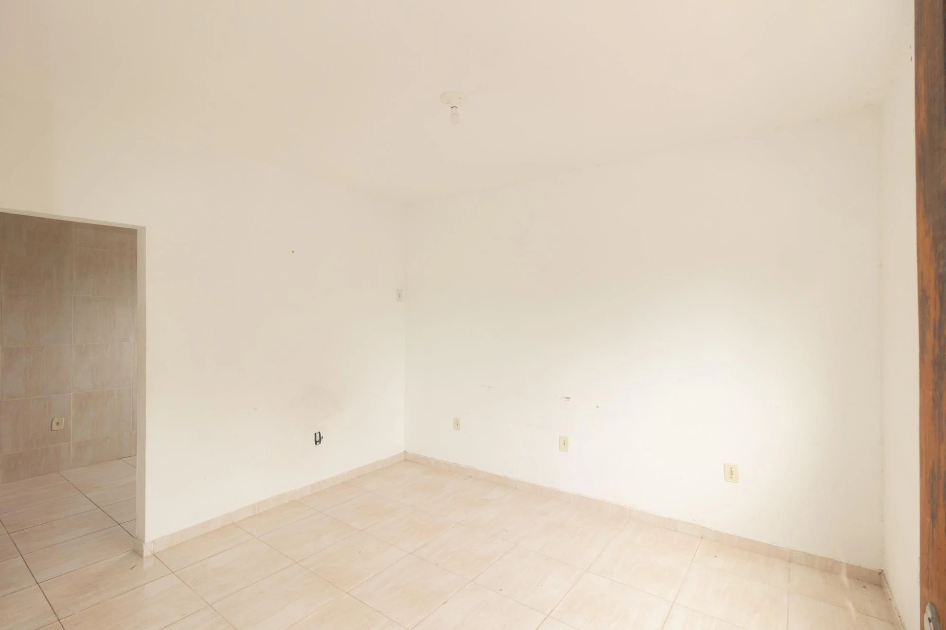 Unfurnished 2-bedroom apartment with 1 bathroom and pets — photo 21