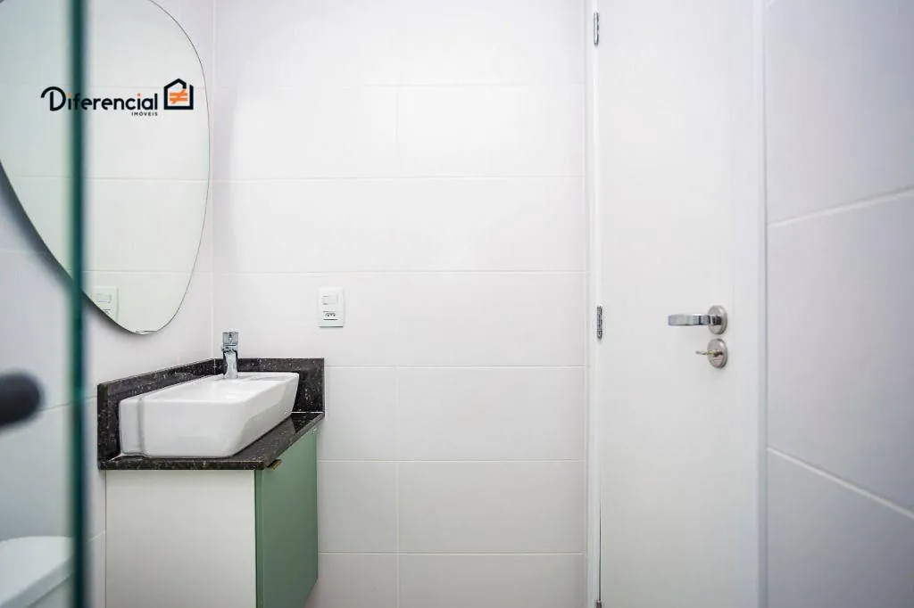 Estudio amueblado con cocina abierta y balcón — photo 18