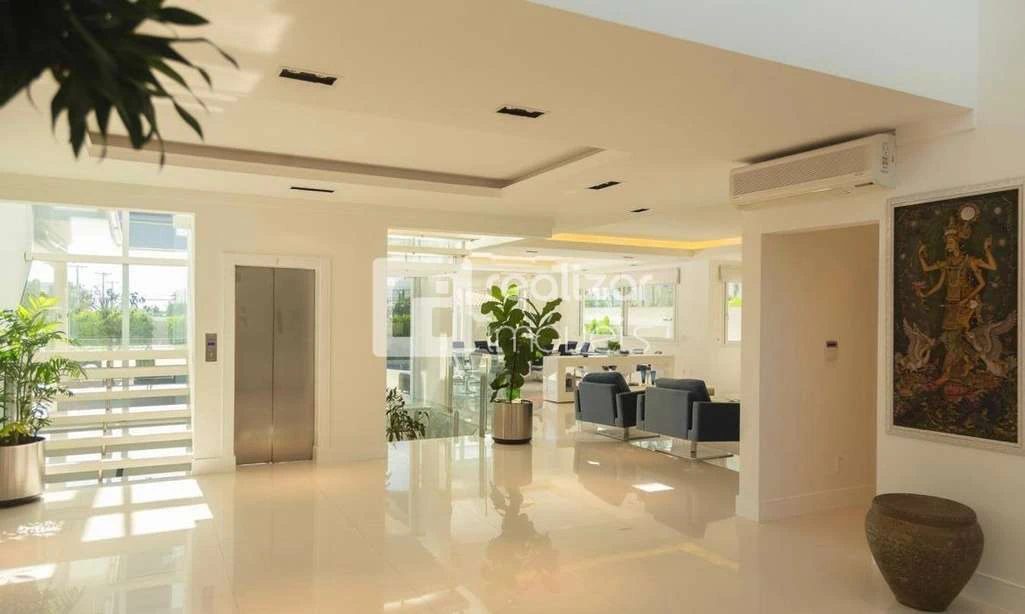 Casa em condomínio com 9 dormitórios e jardim privativo — photo 5