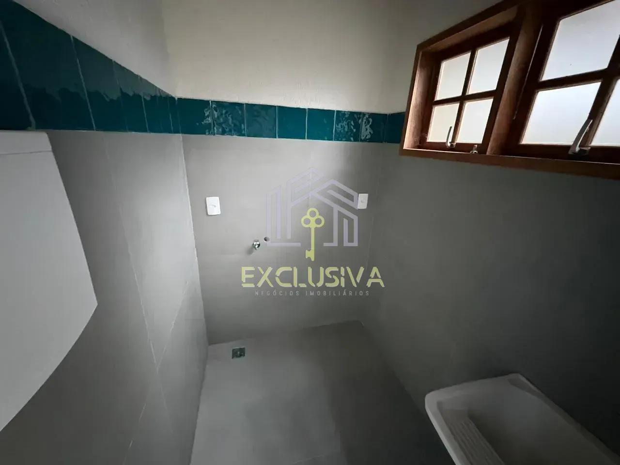 Невмебльований триповерховий будинок з 8 спальнями — photo 6