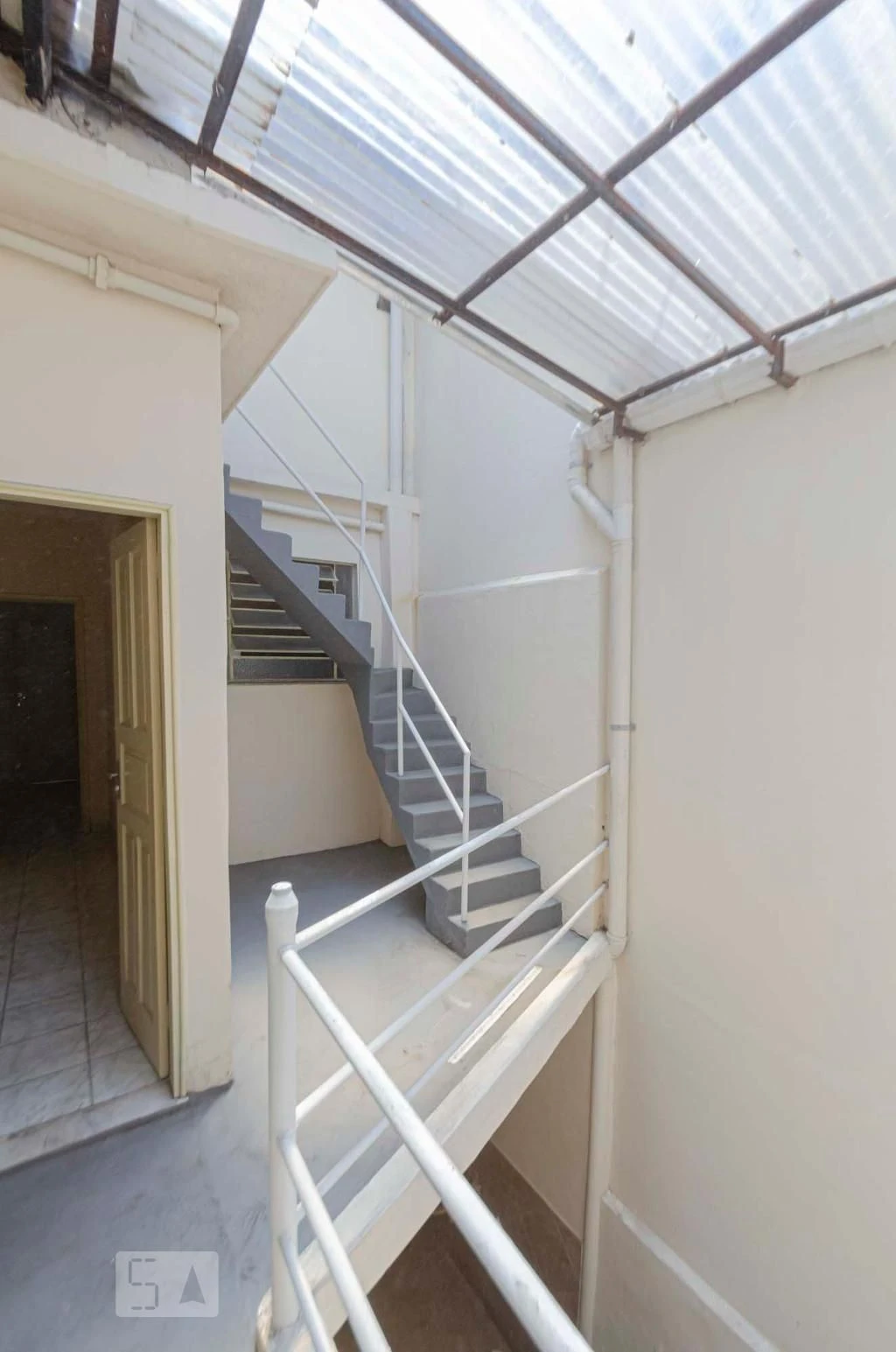 House with shared BBQ area and 5 bedrooms — photo 36