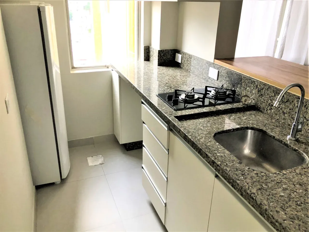 1 quarto e piso de madeira ou laminado: apartamento de 31 m² — photo 4