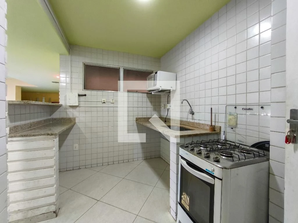 Furnished 4-bedroom apartment with balcony — photo 112