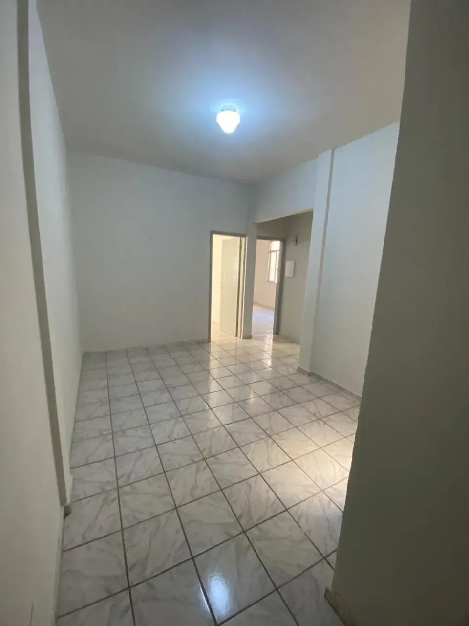 Unfurnished 2-bedroom apartment with glass shower — photo 6