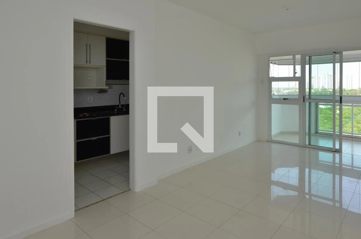 Квартира 80 м² із заскленим балконом та робочим місцем — photo 23