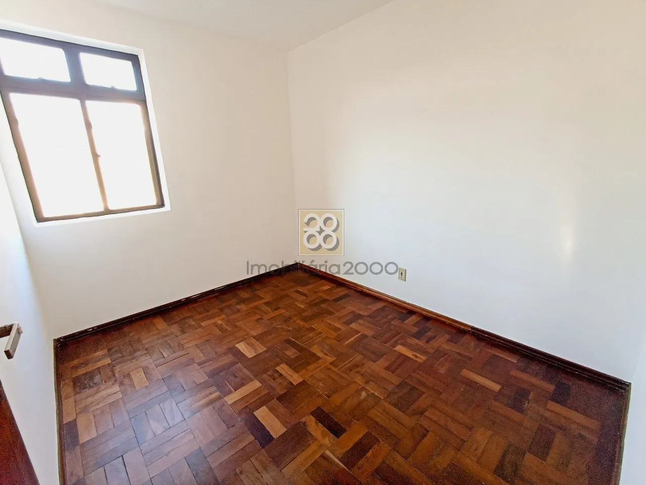 Wood or laminate floors in a 3-bedroom apartment, 60 m²