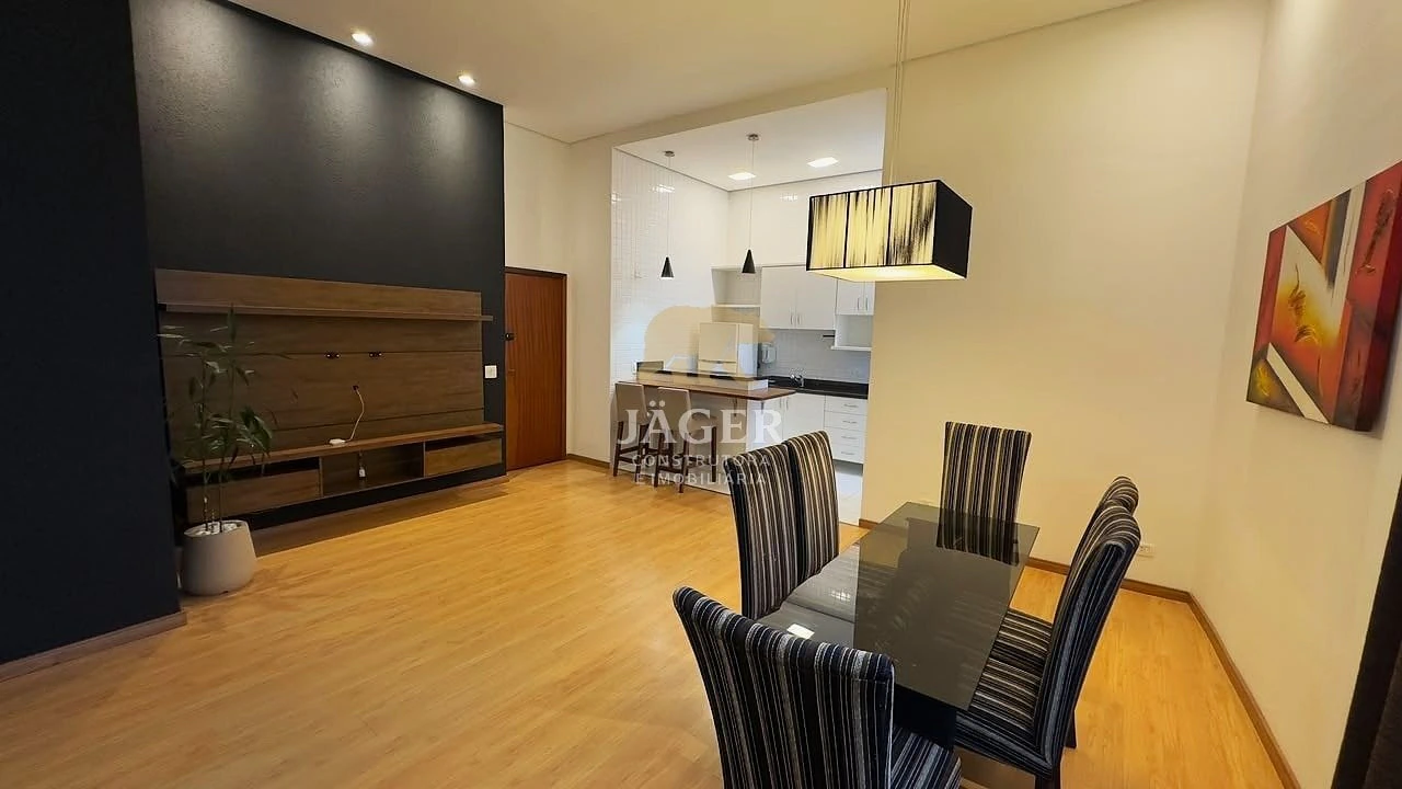185 m² apartment with a bathtub and a glass-enclosed balcony — photo 12