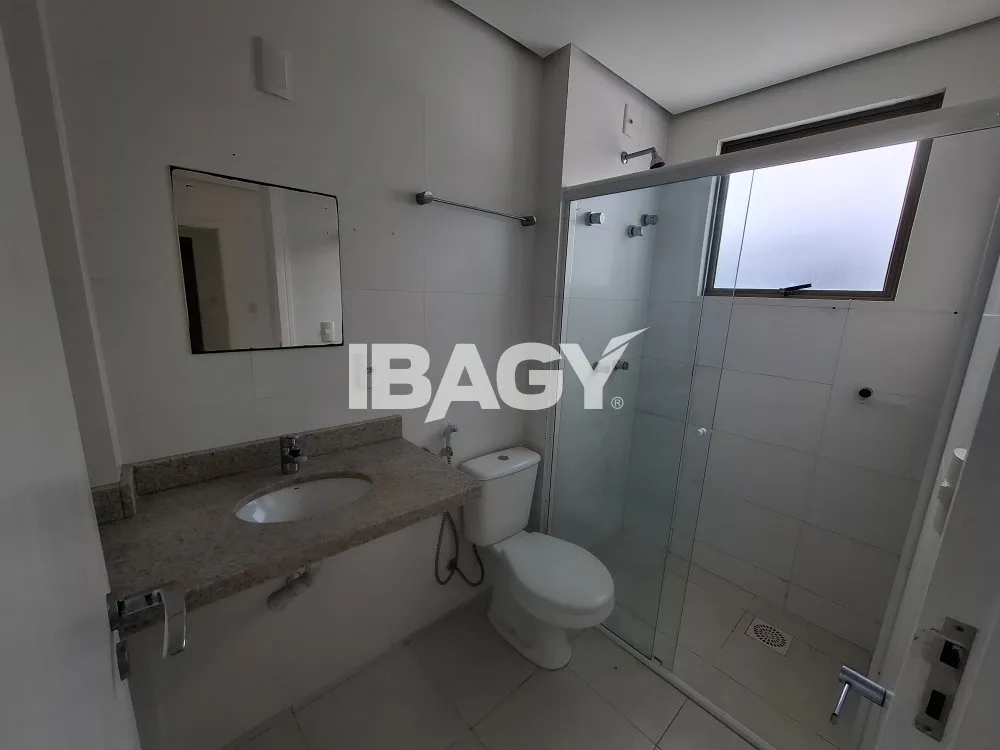 69 m² 2-bedroom apartment with balcony and built-in grill — photo 6