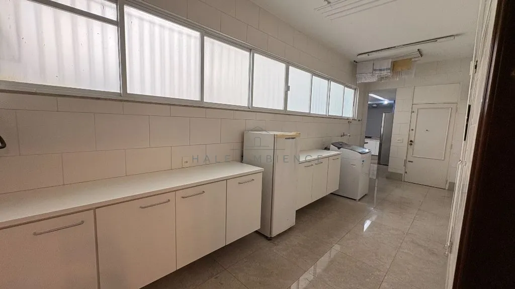 4-bedroom apartment with 4 bathrooms and 350 m² — photo 24